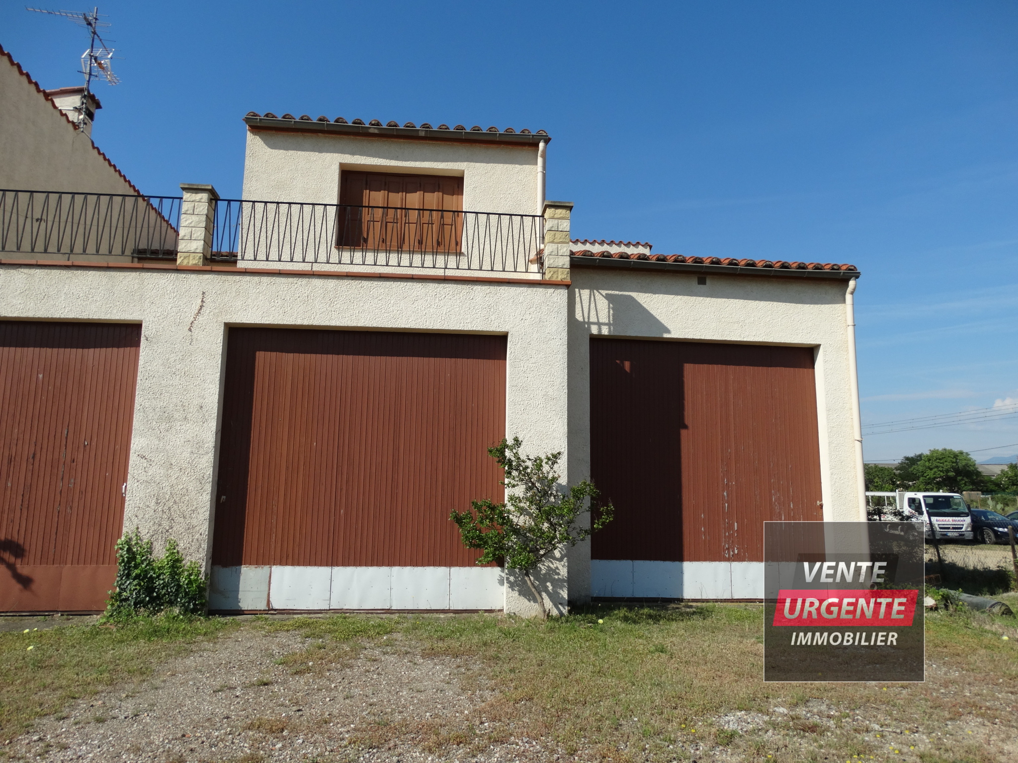 Garage pour semie remorque